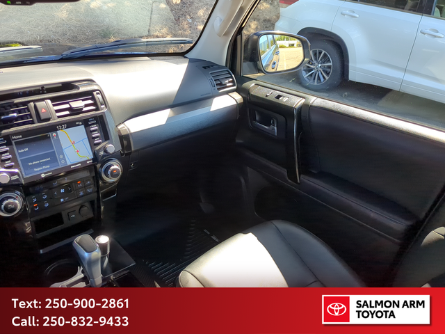 2021 Toyota 4Runner 4x4, CERTIFIED, NEW FRONT AND REAR BRAKES... - Photo 25
