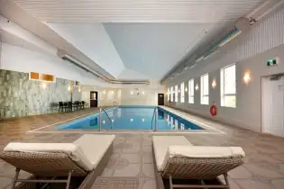 Penthouse 2 Bedroom plus Den July 1 - Photo 4