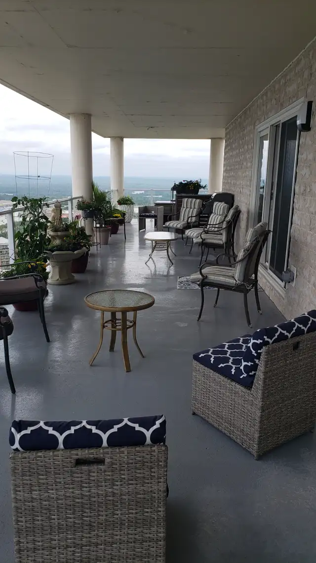 Penthouse 2 Bedroom plus Den July 1 - Photo 9