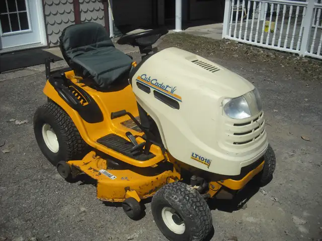 TRACTEUR À GAZON - Photo 4