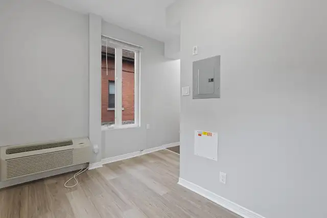 Bright Downtown Ottawa, Studio Unit, Fast Internet, Laundry, May - Photo 9