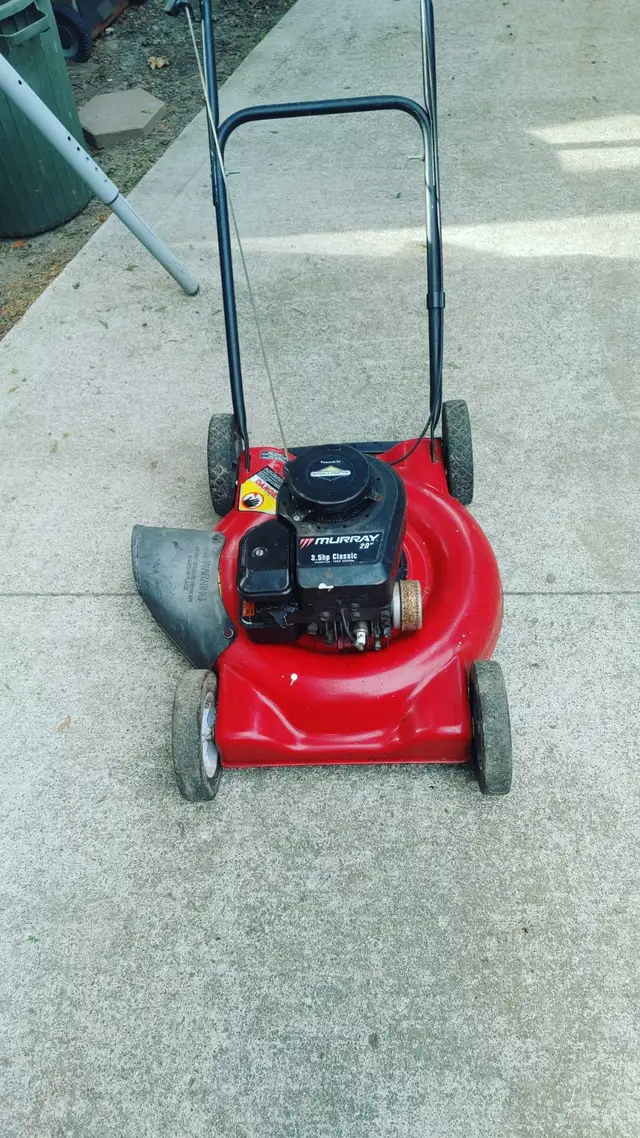 Good Working Gas Lawnmower For Sale!