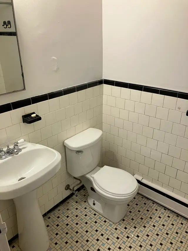 Centretown Bachelor/Studio Apartment for Rent 192 Somerset St W - Photo 3