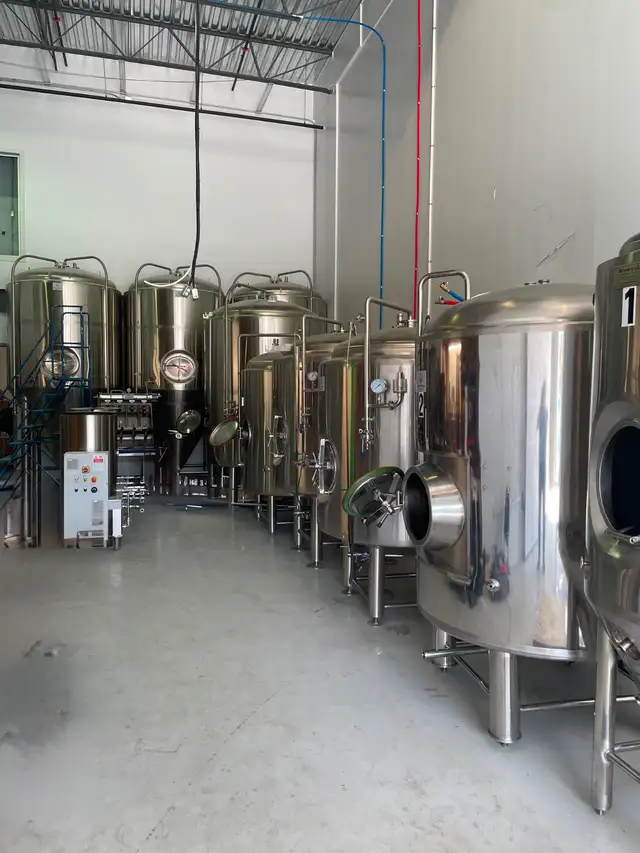 2 POSTE D'OPÉRATEUR DE LIGNE D'EMBOUTEILLAGE À SAINT-EUSTACHE - Photo 2