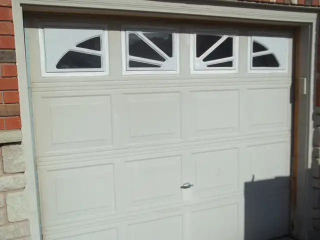 Garage Doors - Photo 2