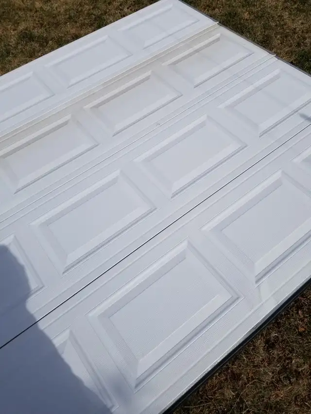 Garage Doors - Photo 3