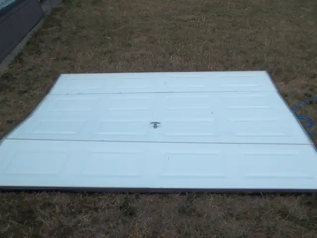 Garage Doors - Photo 4