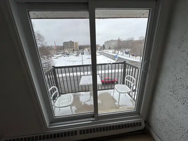 Beau 3 1/2 chauffé - Photo 3