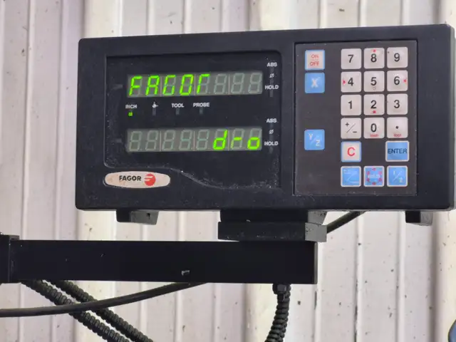 DELUXE KING VERTICAL MILLING MACHINE - Photo 6