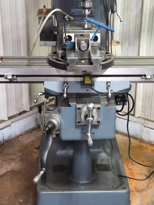 DELUXE KING VERTICAL MILLING MACHINE - Photo 9