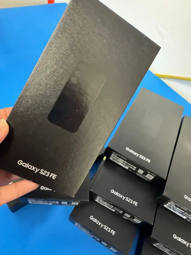 NEW IN BOX Samsung S23 FE - Fully Unlocked with 1 YEAR WARRANTY
