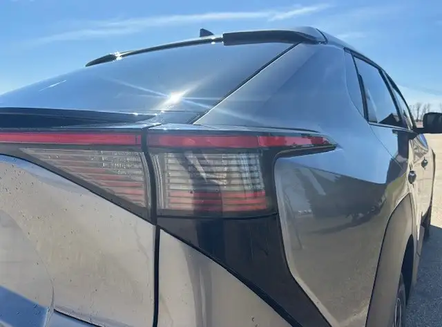 2023 Toyota bZ4X XLE AWD PANORAMIC ROOF -CARPLAY-WARRANTY INCL - Photo 5