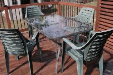 Table patio terrasse jardin   4 chaises (Livraison possible)