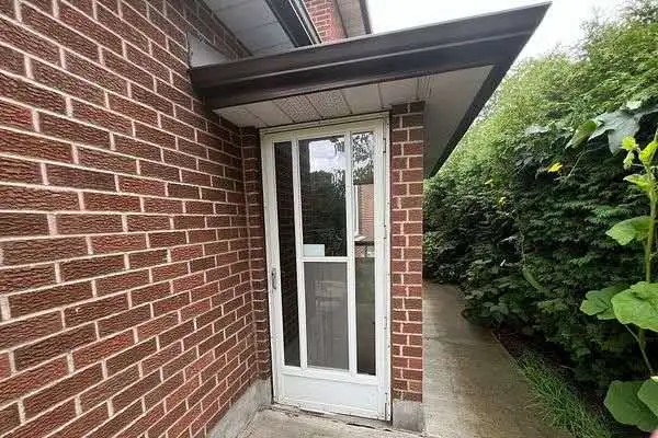 1 big bedroom in separate entrance BSM $1200 - Photo 8