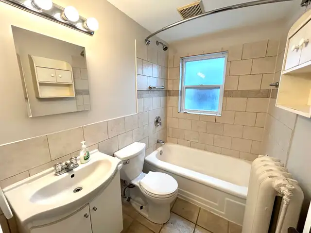 PORT DALHOUSIE RENOVATED 1 Bedroom Unit! - Photo 9