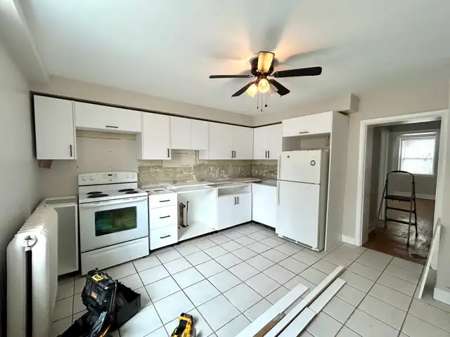 PORT DALHOUSIE RENOVATED 1 Bedroom Unit! - Photo 11