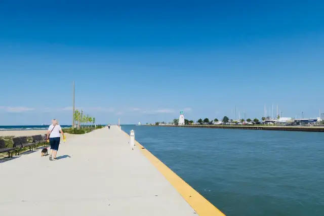 PORT DALHOUSIE RENOVATED 1 Bedroom Unit! - Photo 13