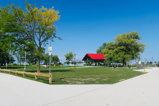 PORT DALHOUSIE Spacious 2 Bedroom Apartment! - Photo 13