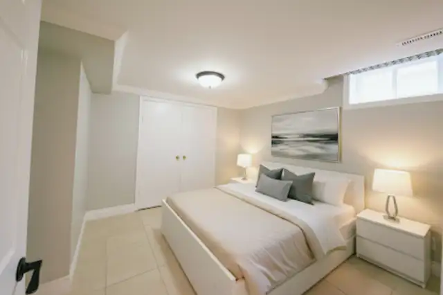 Bright 2-Bedroom Apartment for Rent in Oakville - Photo 4