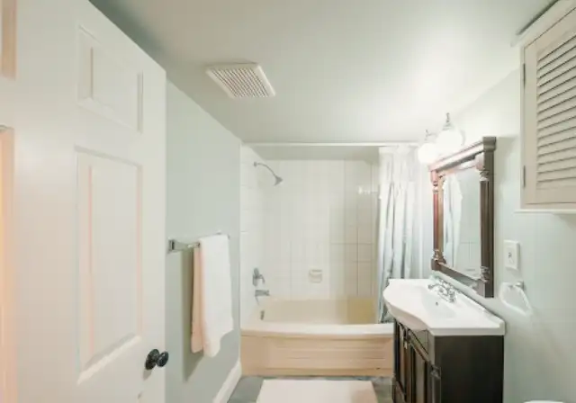 Bright 2-Bedroom Apartment for Rent in Oakville - Photo 6