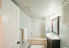 Bright 2-Bedroom Apartment for Rent in Oakville - Photo 6