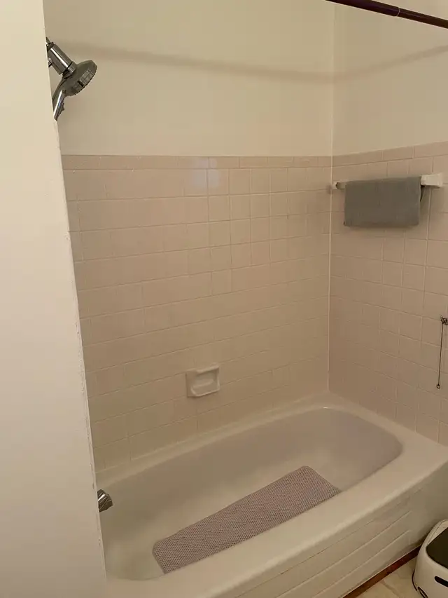 READY TODAY Room in London (near Algyle Mall)-$900 All inclusive - Photo 7