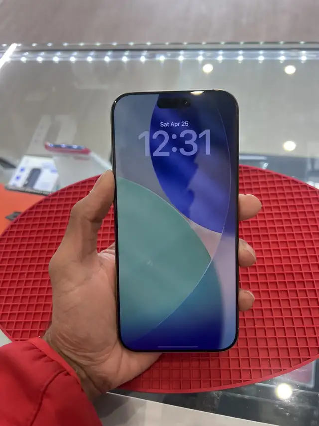 iPhone 16 Pro Max – 256GB – Natural Titanium (Pre-own) - Photo 2