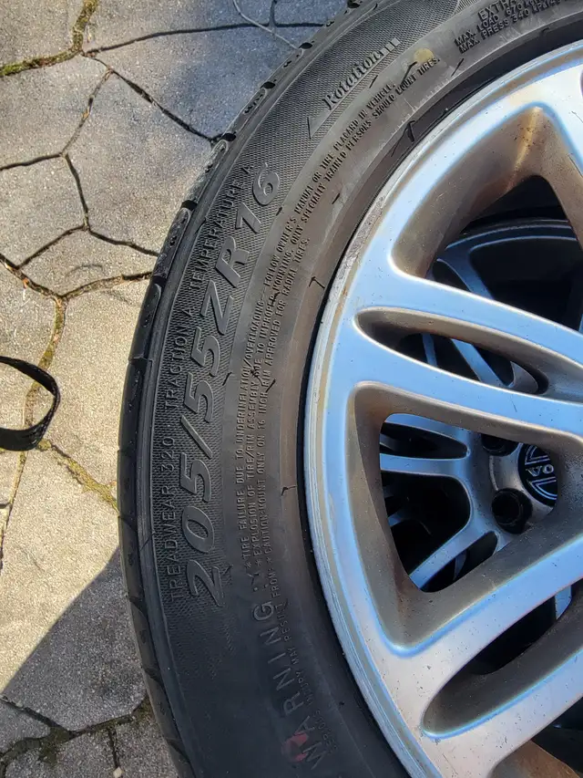 4 PNEUS USAGÉS AVEC JANTE - Photo 3