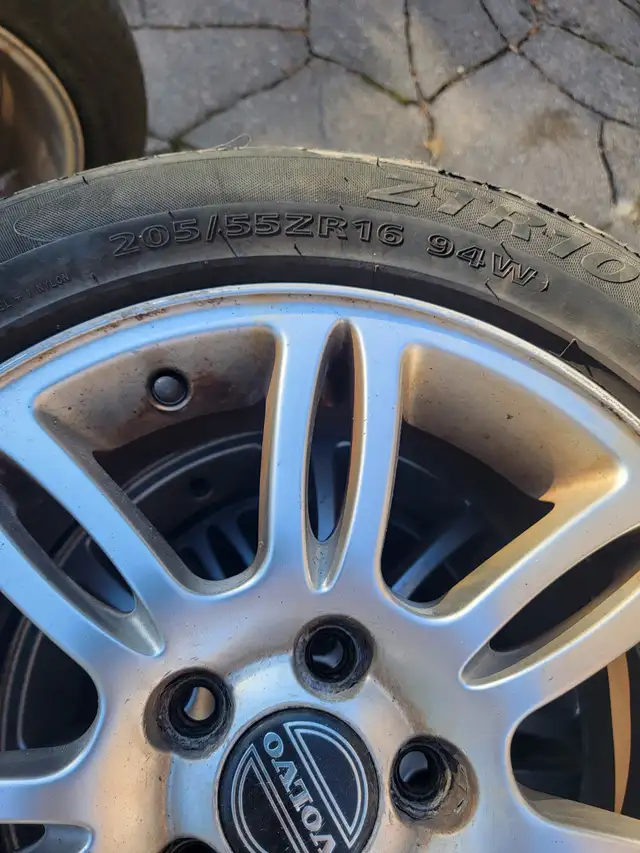 4 PNEUS USAGÉS AVEC JANTE - Photo 4