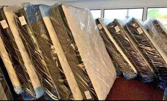 Mattress : Twin Mattress / Queen Mattress : King Mattress