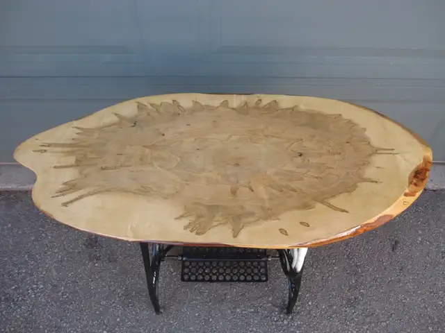 WHITE SEWING MACHINE LIVE EDGE COFFEE ENTRANCE TABLE ETC - Photo 2