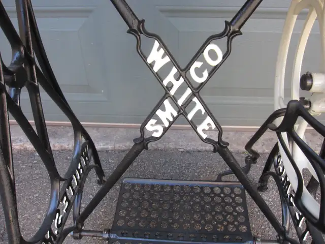 WHITE SEWING MACHINE LIVE EDGE COFFEE ENTRANCE TABLE ETC - Photo 3