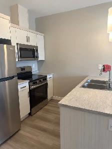 1 bed 1 bath Townhouse with Garage - Photo 2