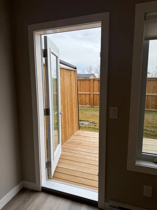 1 bed 1 bath Townhouse with Garage - Photo 7