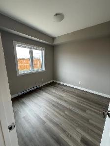 1 bed 1 bath Townhouse with Garage - Photo 9
