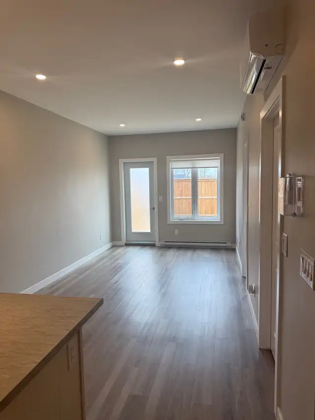 1 bed 1 bath Townhouse with Garage - Photo 10