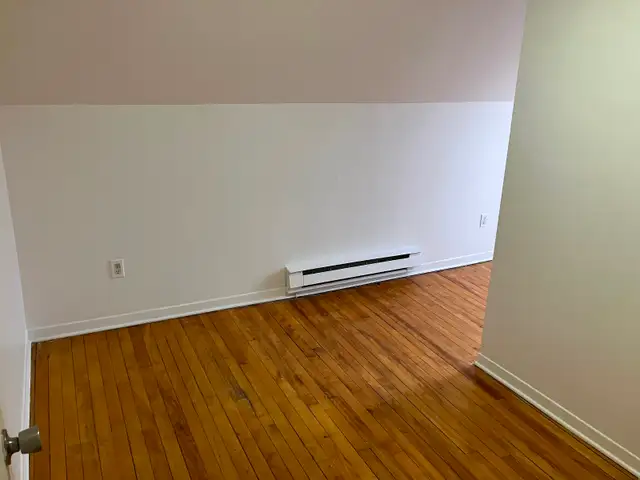 Cozy 1 Bedroom Centretown Apartment for Rent (544 Bay St) - Photo 2