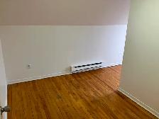 Cozy 1 Bedroom Centretown Apartment for Rent (544 Bay St) - Photo 2