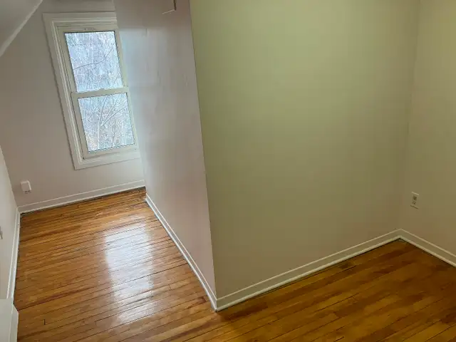Cozy 1 Bedroom Centretown Apartment for Rent (544 Bay St) - Photo 4