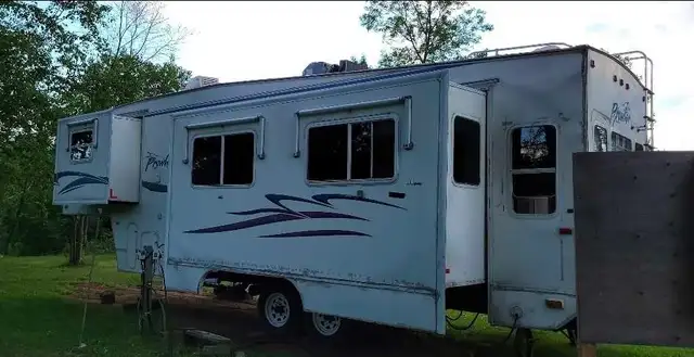 29'  5th wheel camper - Photo 2