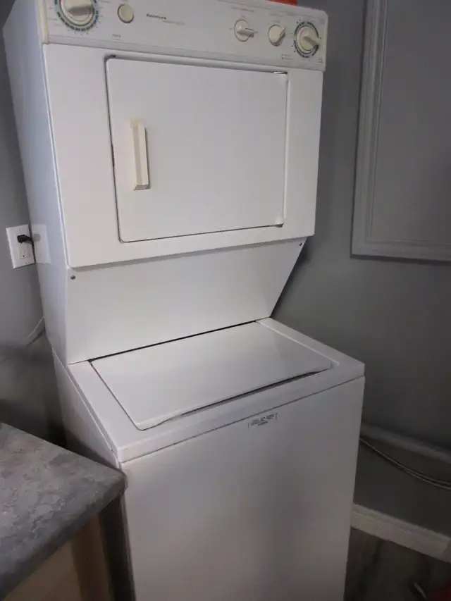 EXTREMEL UNIQUE.  FULLY SEPARATE Detached House! (Bachelor) - Photo 6