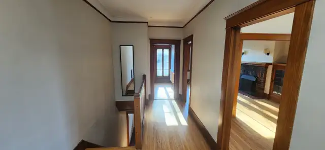 Spacious 6 ½ Upper Duplex Apartment for Rent ( NDG ) (Montreal) - Photo 2