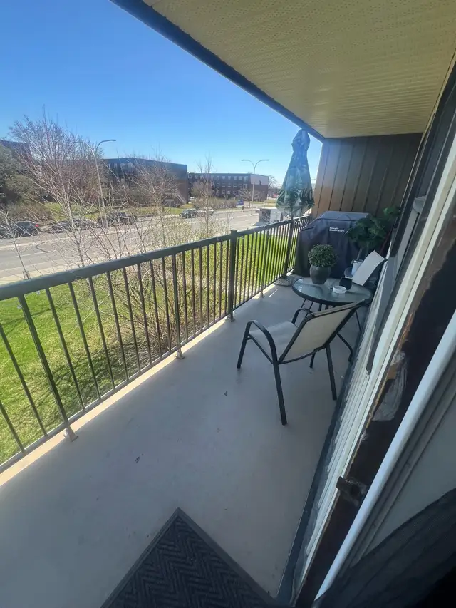 Magnifique 4 1/2 á Dollard-des-Ormeaux -moderne et Lumineux - Photo 9