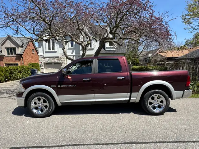 2012 Dodge Ram 5.7 Laramie full load 4x4 crew cab - Photo 2