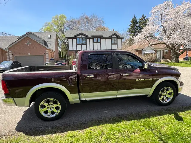 2012 Dodge Ram 5.7 Laramie full load 4x4 crew cab - Photo 5