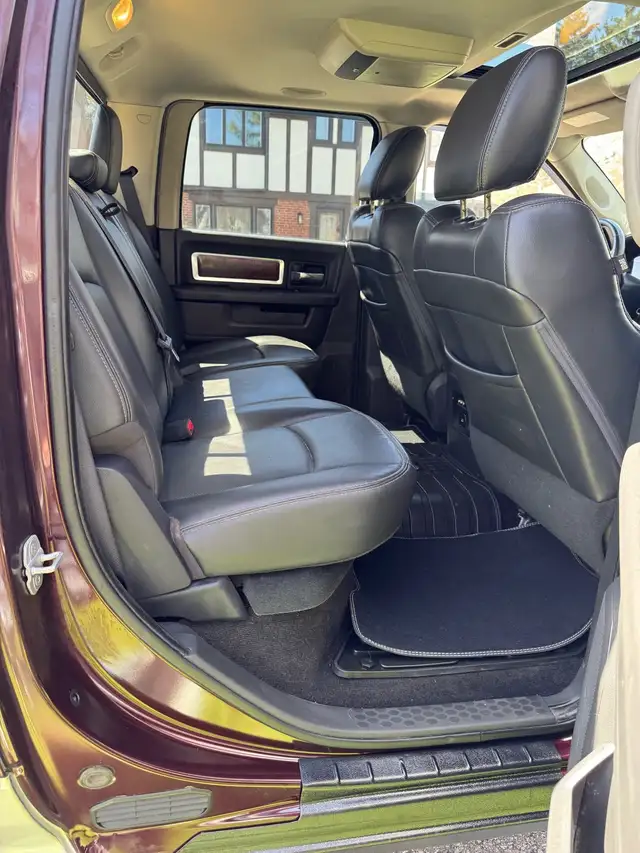 2012 Dodge Ram 5.7 Laramie full load 4x4 crew cab - Photo 10
