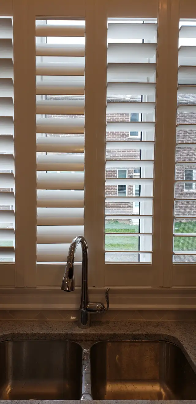 Blinds and shutters in Brampton - Photo 2