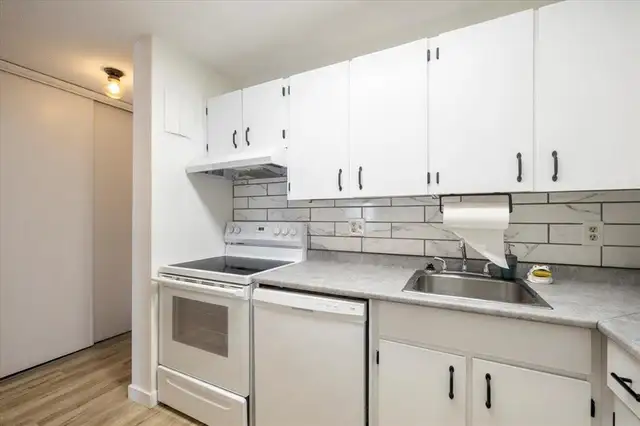 1-Bedroom main floor Apartment with Private Patio – River Height - Photo 5