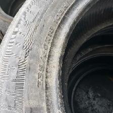 pneu a vendre 235/60/ 8