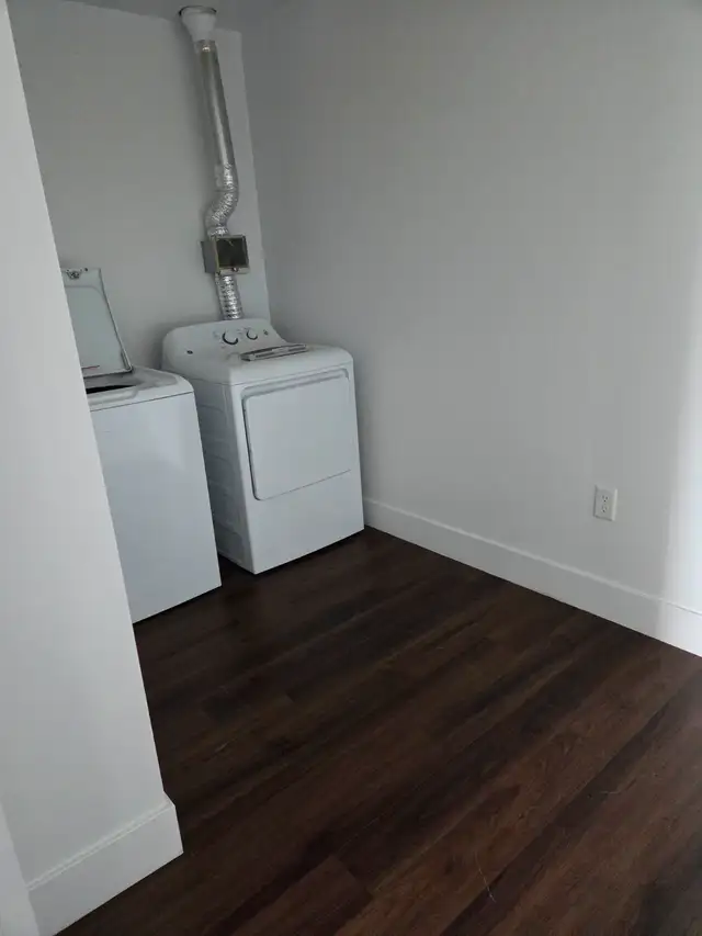 3 Bedroom Corner Unit on Broad Street available JULY 1 - Photo 10